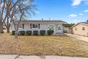 1914 Lilac Ln, Green Bay, WI 54302 - Photo 36