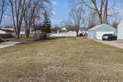 1329 Klaus Street, Green Bay, WI 54302 - Photo 4