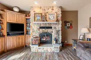 1055 Zacher Dr, Oshkosh, WI 54901 - Photo 12