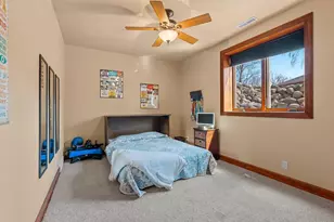 1055 Zacher Dr, Oshkosh, WI 54901 - Photo 28
