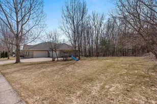 1055 Zacher Dr, Oshkosh, WI 54901 - Photo 32