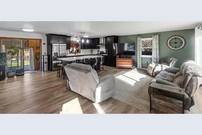 909 Brookwood Court, Oshkosh, WI 54902 - Photo 8