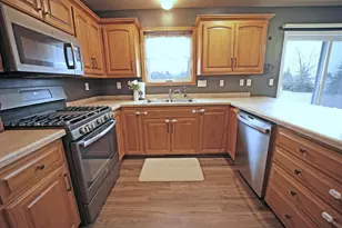 508 Highland Meadow Trail, Pulaski, WI 54162 - Photo 8