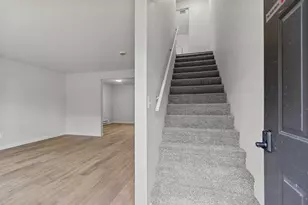 2130 Elm View Dr, Ashwaubenon, WI 54304 - Photo 2