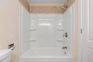 2130 Elm View Dr, Ashwaubenon, WI 54304 - Photo 18