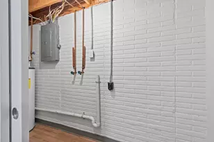 2130 Elm View Dr, Ashwaubenon, WI 54304 - Photo 22