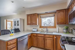 2435 Kaitlynn Ct, Oshkosh, WI 54901 - Photo 10