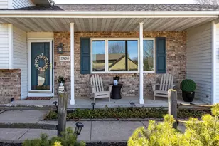 2435 Kaitlynn Ct, Oshkosh, WI 54901 - Photo 2