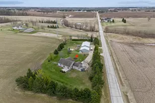 N8425 Meadowlark Rd, Sheboygan, WI 53083 - Photo 2