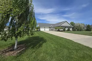 1441 Ava Hope Ct, De Pere, WI 54115 - Photo 2
