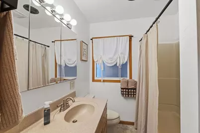 149 W 23rd Avenue, Oshkosh, WI 54902 - Photo 8