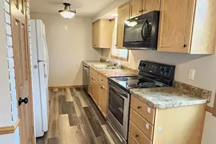 1706 Winchester Ave, Oshkosh, WI 54901 - Photo 4