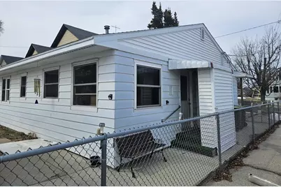 1005 8th Avenue, Menominee, MI 49858 - Photo 2