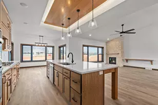 N9265 Anton St, Appleton, WI 54915 - Photo 6