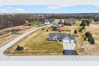 3586 Grand Meadows Crossing, Neenah, WI 54956 - Photo 4