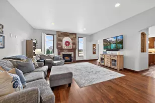 3586 Grand Meadows Crossing, Neenah, WI 54956 - Photo 6