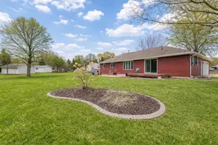 1833 Mac Ct, Green Bay, WI 54311 - Photo 2