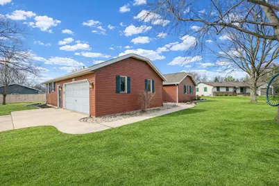 1833 Mac Court, Green Bay, WI 54311 - Photo 4