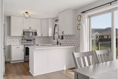 3011 S Pleasant Drive, Holmen, WI 54636 - Photo 8