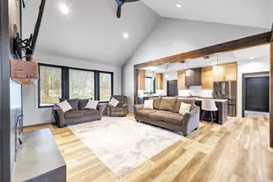 3907 Trappers Bend Ct, Green Bay, WI 54313 - Photo 4