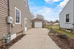 825 15th Ave, Green Bay, WI 54304 - Photo 18