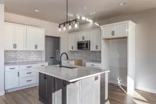 1009 Lotus Trail, Menasha, WI 54952 - Photo 2