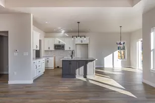 1009 Lotus Trail, Menasha, WI 54952 - Photo 8