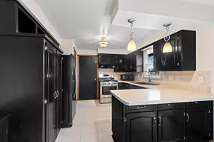 3638 Glenbrooke Ln, Green Bay, WI 54301 - Photo 10