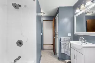 3638 Glenbrooke Ln, Green Bay, WI 54301 - Photo 24