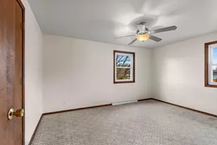 3638 Glenbrooke Ln, Green Bay, WI 54301 - Photo 16