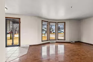 3638 Glenbrooke Ln, Green Bay, WI 54301 - Photo 8