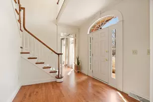 2071 Shady Ln, Ashwaubenon, WI 54313 - Photo 2