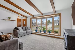 944 Duchateau Ave, Green Bay, WI 54304 - Photo 10