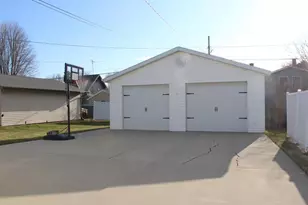 910 Michigan Ave, North Fond du Lac, WI 54937 - Photo 30