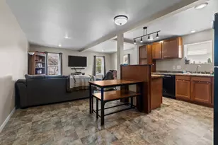 206 E Spring St, New London, WI 54961 - Photo 8