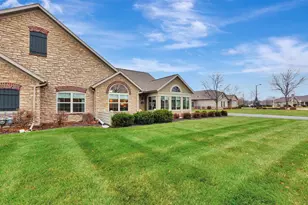 2107 E Milestone Dr, Appleton, WI 54913 - Photo 2