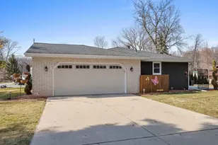 2031 Parkwood Ct, Green Bay, WI 54304 - Photo 52