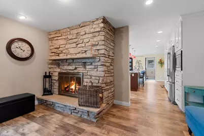 2031 Parkwood Court, Green Bay, WI 54304 - Photo 18