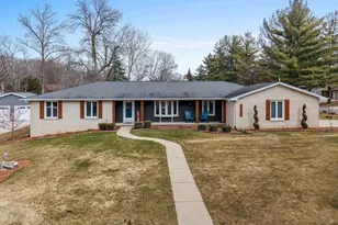 2031 Parkwood Ct, Green Bay, WI 54304 - Photo 1