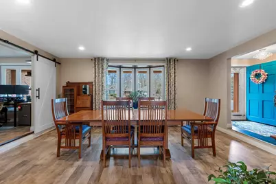 2031 Parkwood Court, Green Bay, WI 54304 - Photo 6