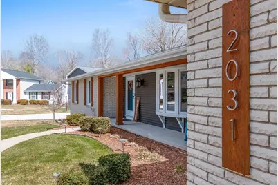 2031 Parkwood Court, Green Bay, WI 54304 - Photo 4