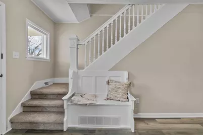 22 E Melvin Avenue, Oshkosh, WI 54901 - Photo 4