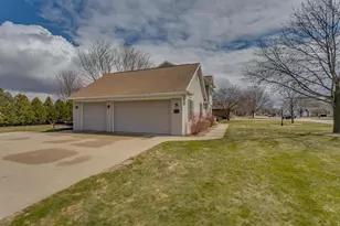 W6074 Strawflower Dr, Appleton, WI 54915 - Photo 44