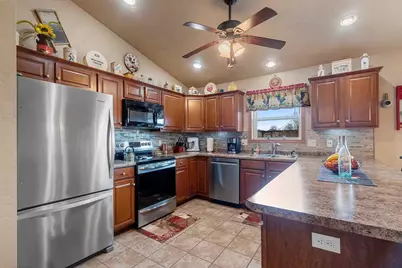 2008 Natures Way, Menasha, WI 54952 - Photo 4