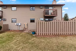 2405 Cedar Ridge Ct, Green Bay, WI 54313 - Photo 6