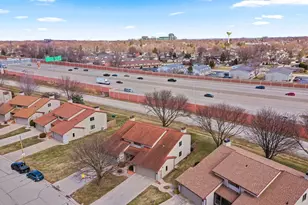 2405 Cedar Ridge Ct, Green Bay, WI 54313 - Photo 4