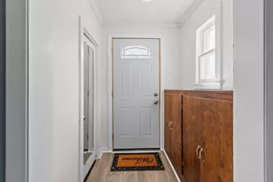 571 Grove St, Neenah, WI 54956 - Photo 2