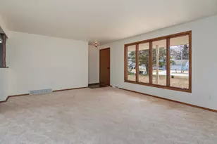 3026 Evergreen Ave, Green Bay, WI 54313 - Photo 2