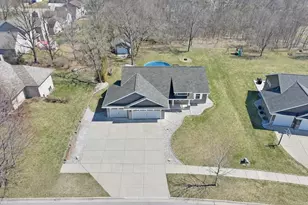 730 Aerostar Ln, Green Bay, WI 54313 - Photo 24