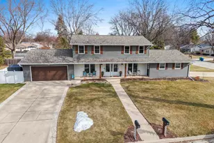 2965 Jauquet Dr, Green Bay, WI 54311 - Photo 2